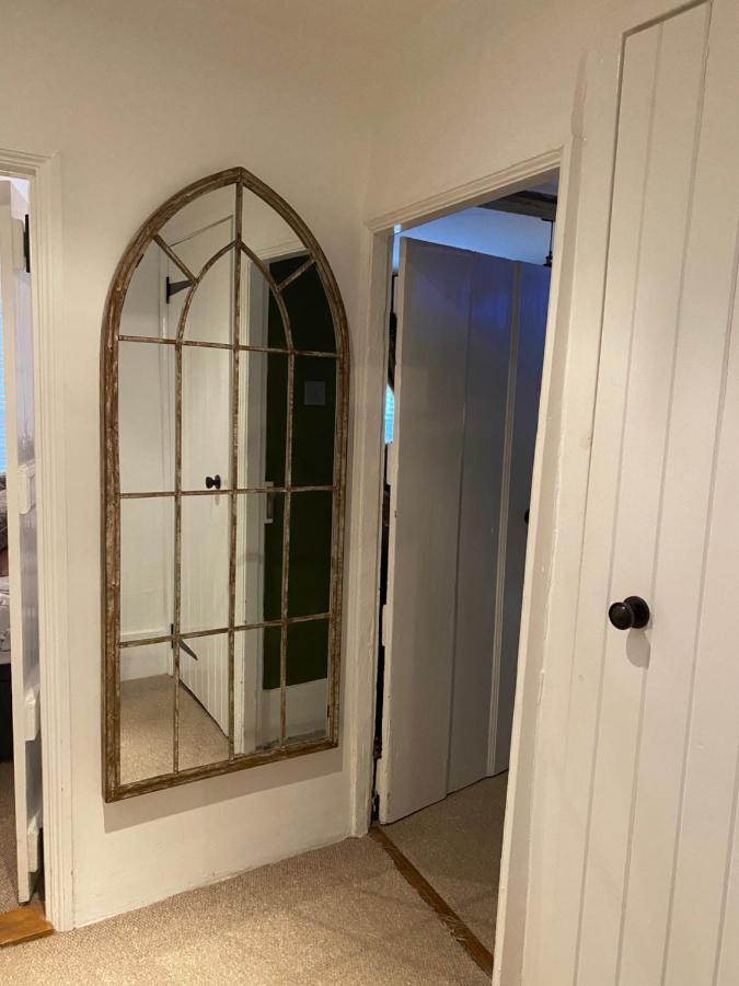 Stunning 2 Bedroom Flat In A Central Location New Alresford Exterior photo
