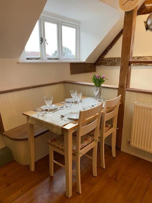 Stunning 2 Bedroom Flat In A Central Location New Alresford Exterior photo